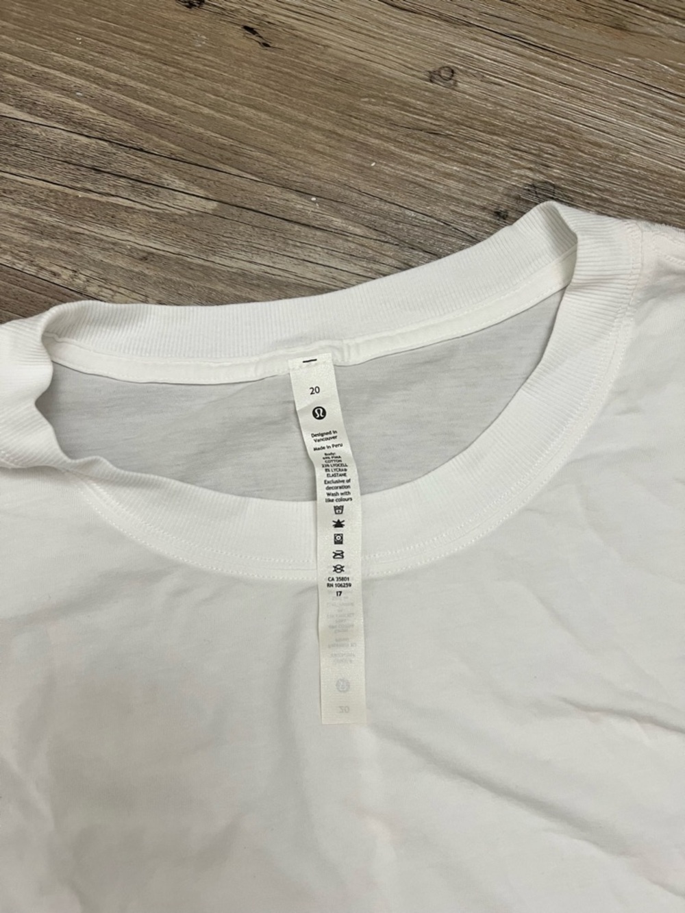 NWT lululemon athletica Women's Short Sleeve Crew Tee - White All Yours Tee - Picture 2 of 4